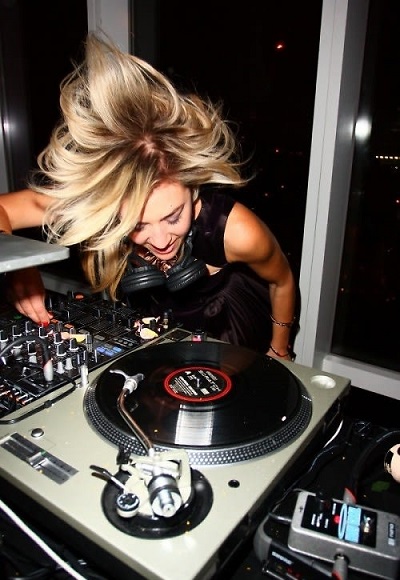 Mia Moretti DJ